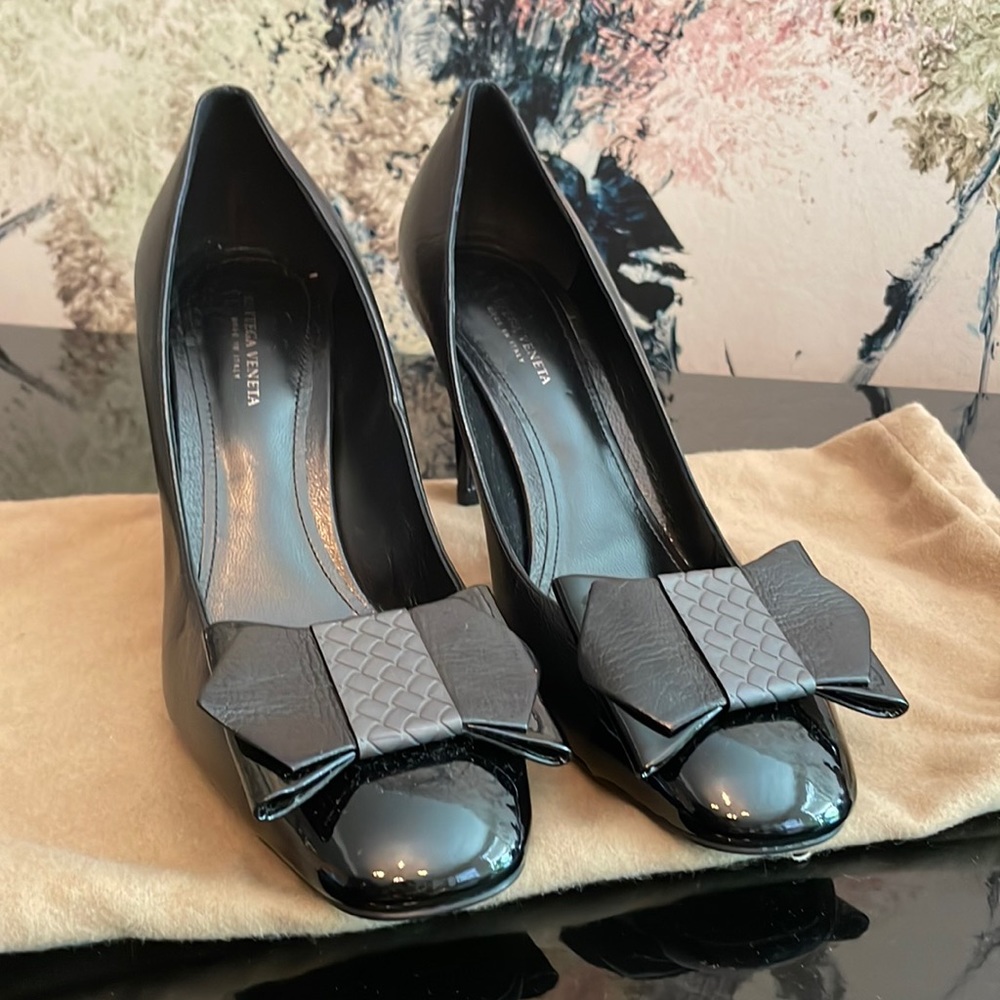 Bottega Veneta size 37 heel. Brand new! No scratches or flaws.